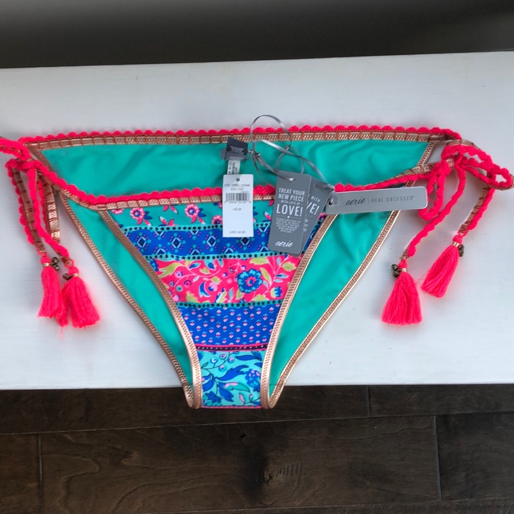 NWT Aerie swim bottom Sz M